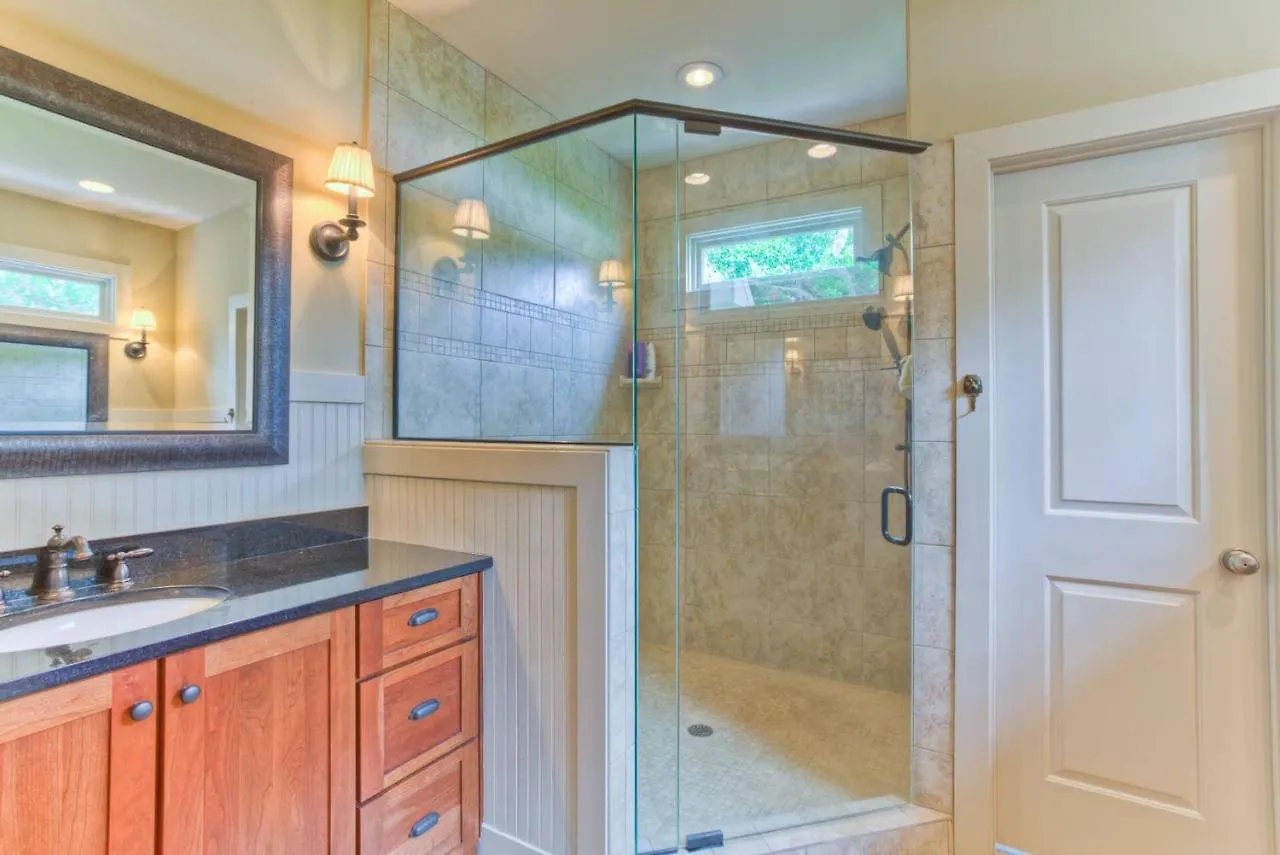 1104 Demere Road By Hodnett Cooper Holiday home