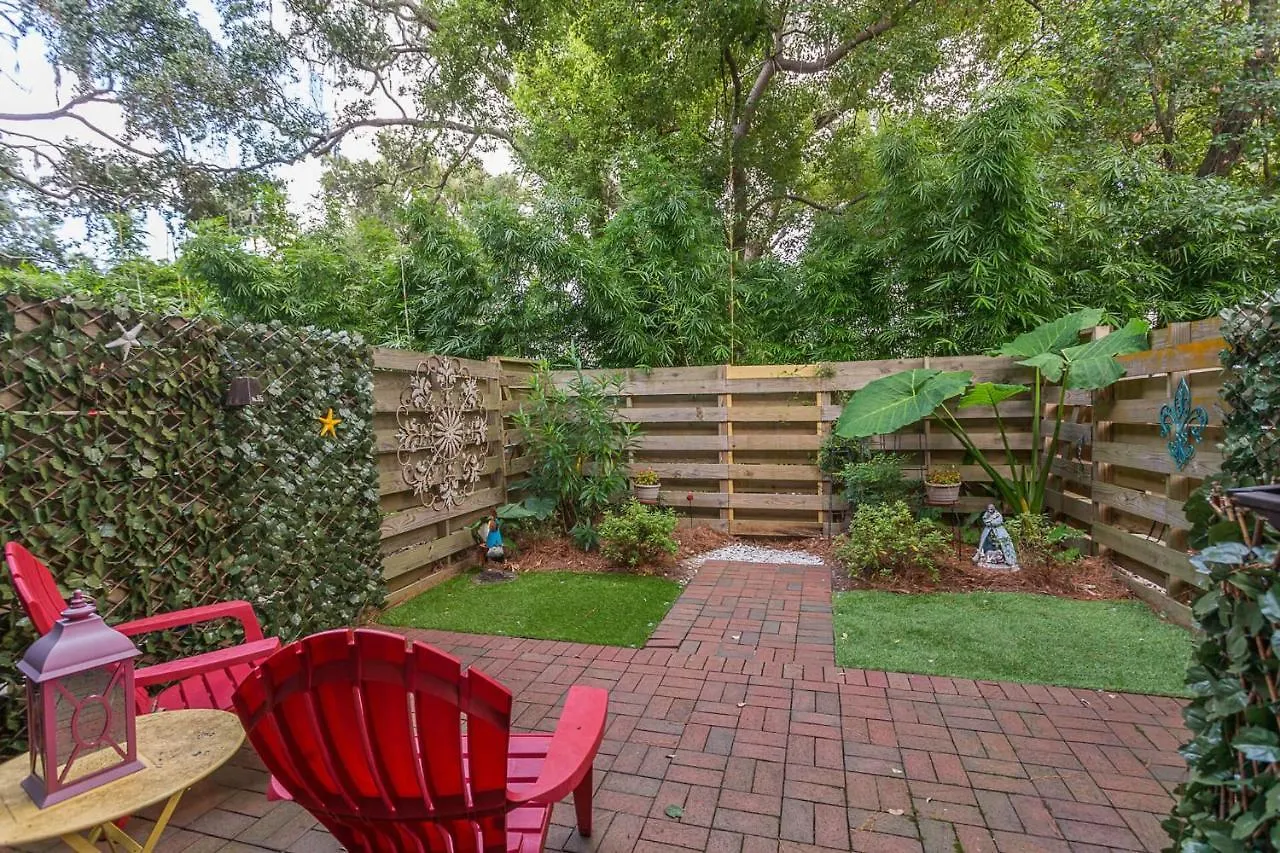 425 Magnolia Unit I By Hodnett Cooper St. Simons Island