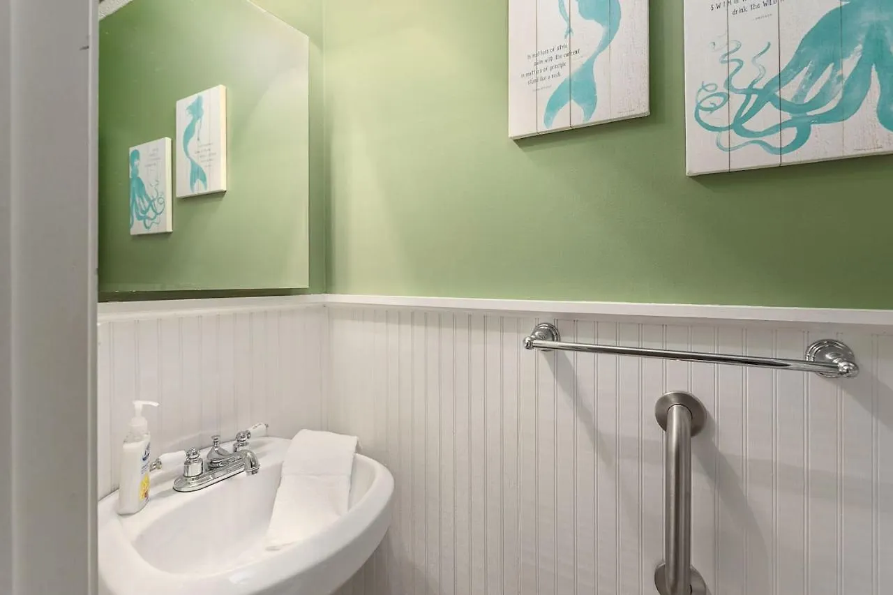 425 Magnolia Unit I By Hodnett Cooper * St. Simons Island