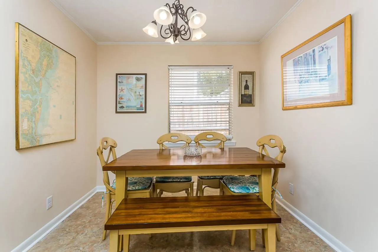 1055 College By Hodnett Cooper *