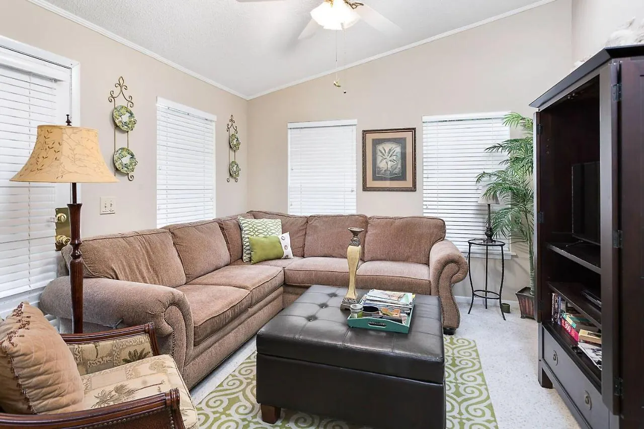 11908 Old Demere Rd By Hodnett Cooper Holiday home