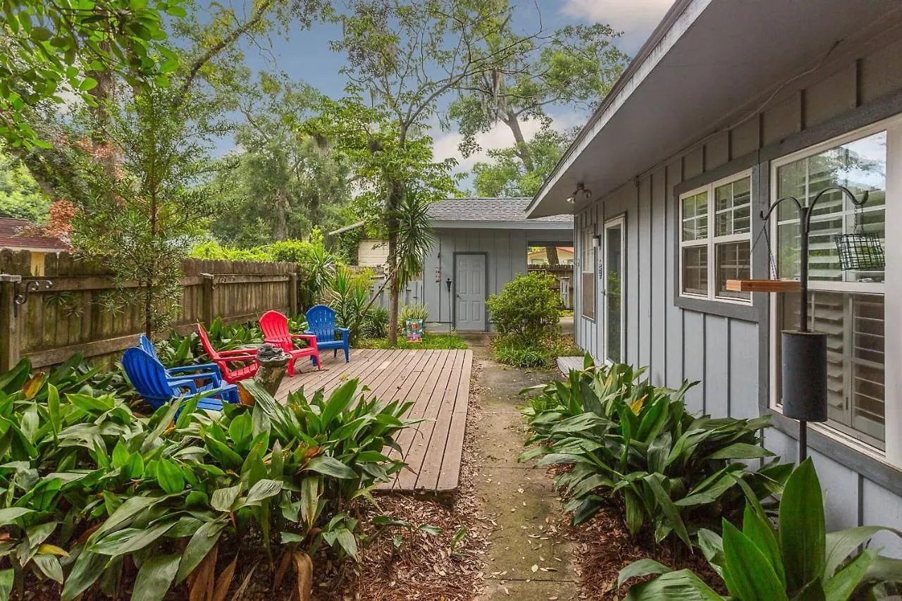 11908 Old Demere Rd By Hodnett Cooper Holiday home *