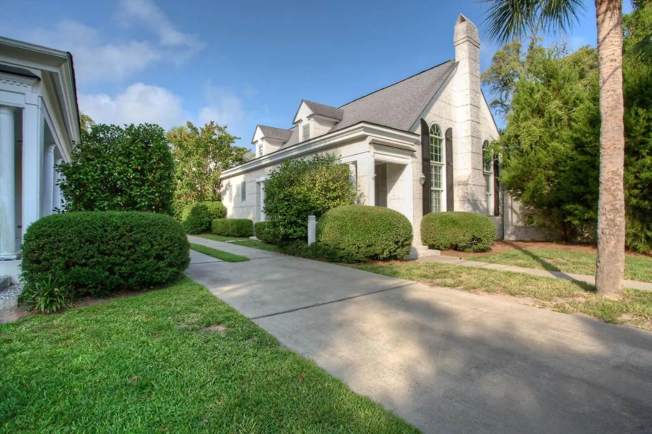 412 Butler Avenue By Hodnett Cooper Holiday home St. Simons Island