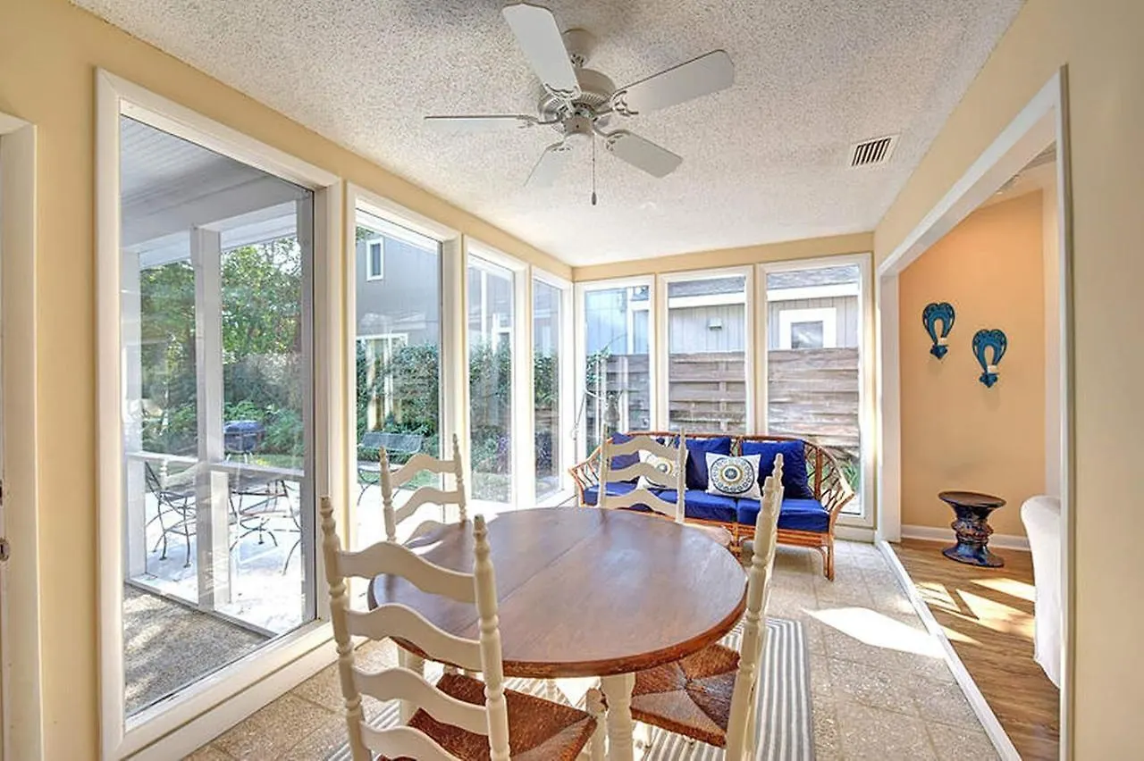 2108 Bruce Drive By Hodnett Cooper Holiday home
