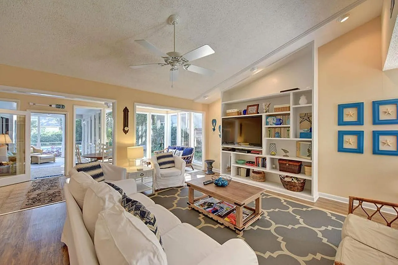 2108 Bruce Drive By Hodnett Cooper Holiday home *