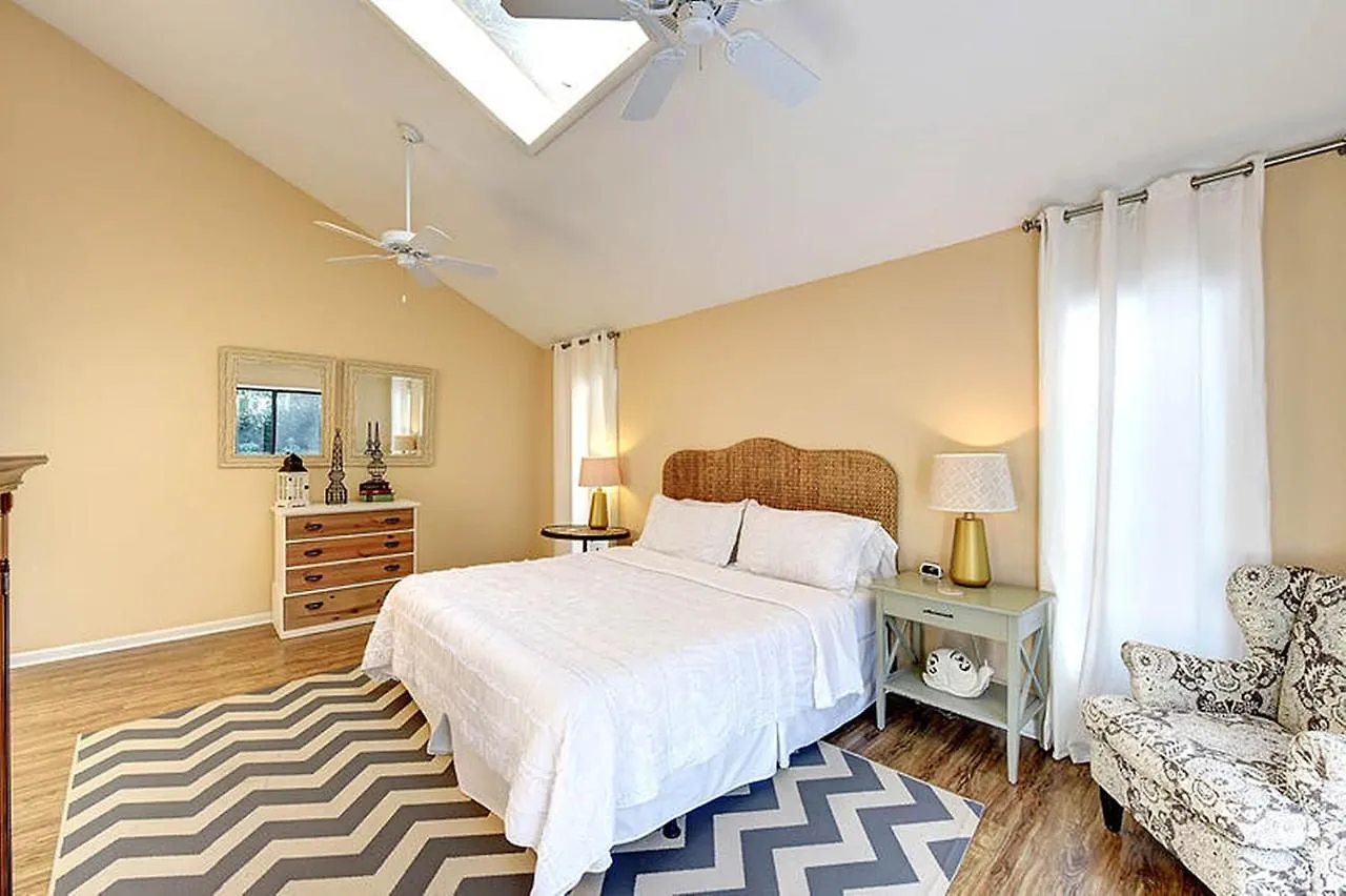 2108 Bruce Drive By Hodnett Cooper Holiday home *