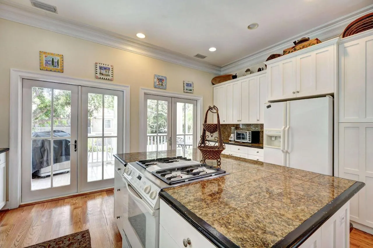 2225 Bruce Drive By Hodnett Cooper Holiday home St. Simons Island