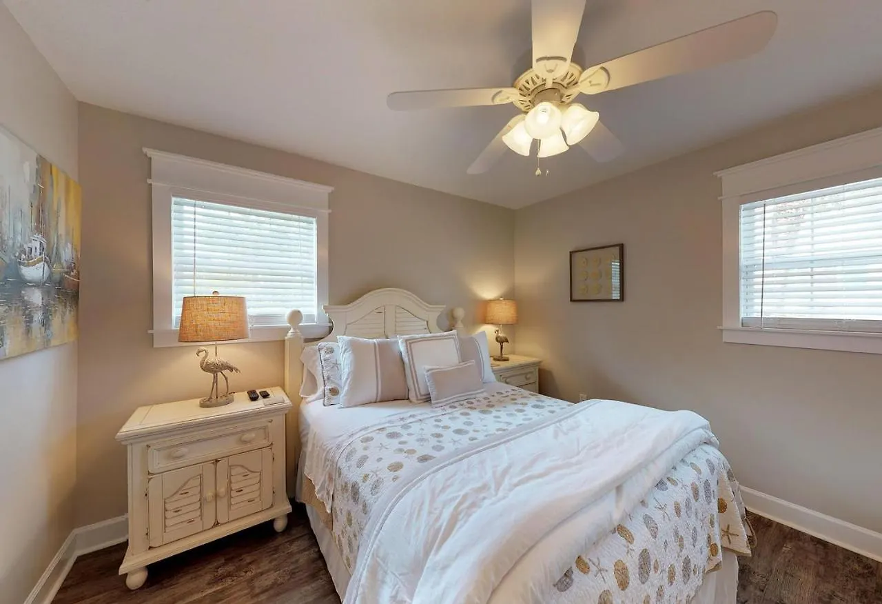 Holiday home 421 & 423 Arnold 416 Union By Hodnett Cooper *