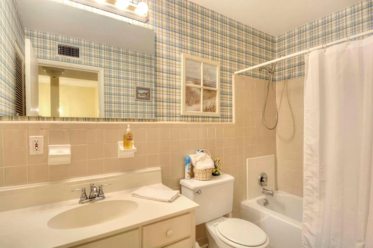 Apartment Island Townhouse #e1 By Hodnett Cooper St. Simons Island