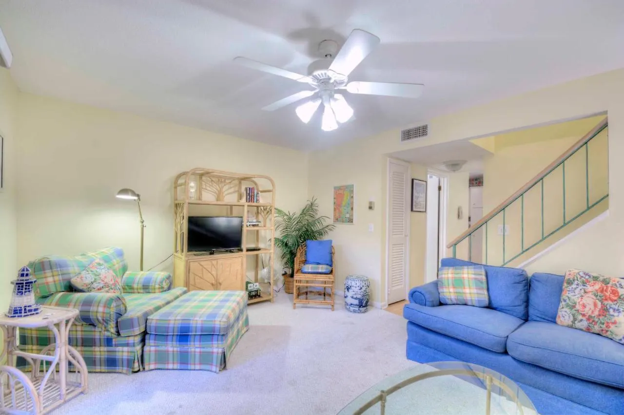 Apartment Island Townhouse #e1 By Hodnett Cooper *