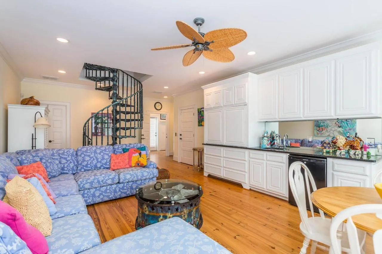 4205 9th Street By Hodnett Cooper Holiday home St. Simons Island