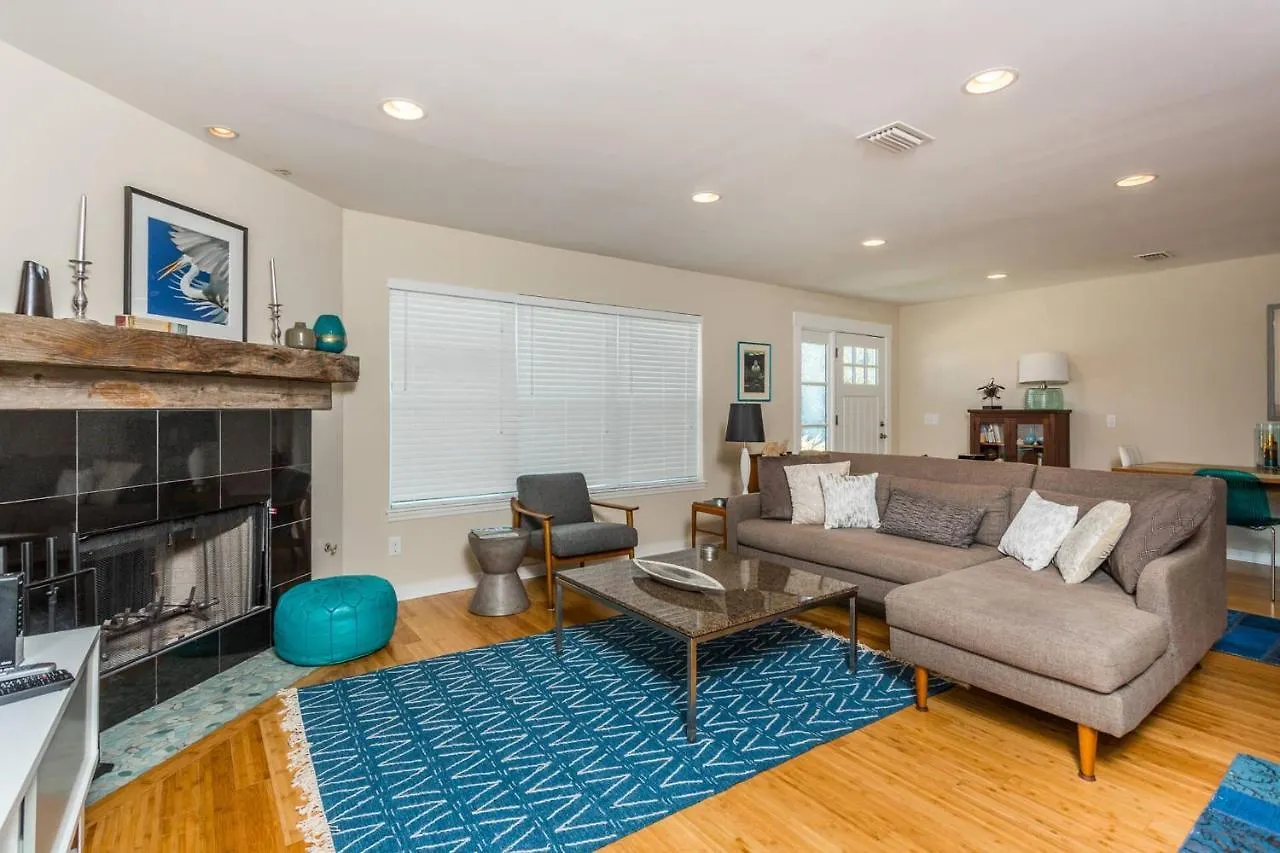 1157 College By Hodnett Cooper Holiday home St. Simons Island