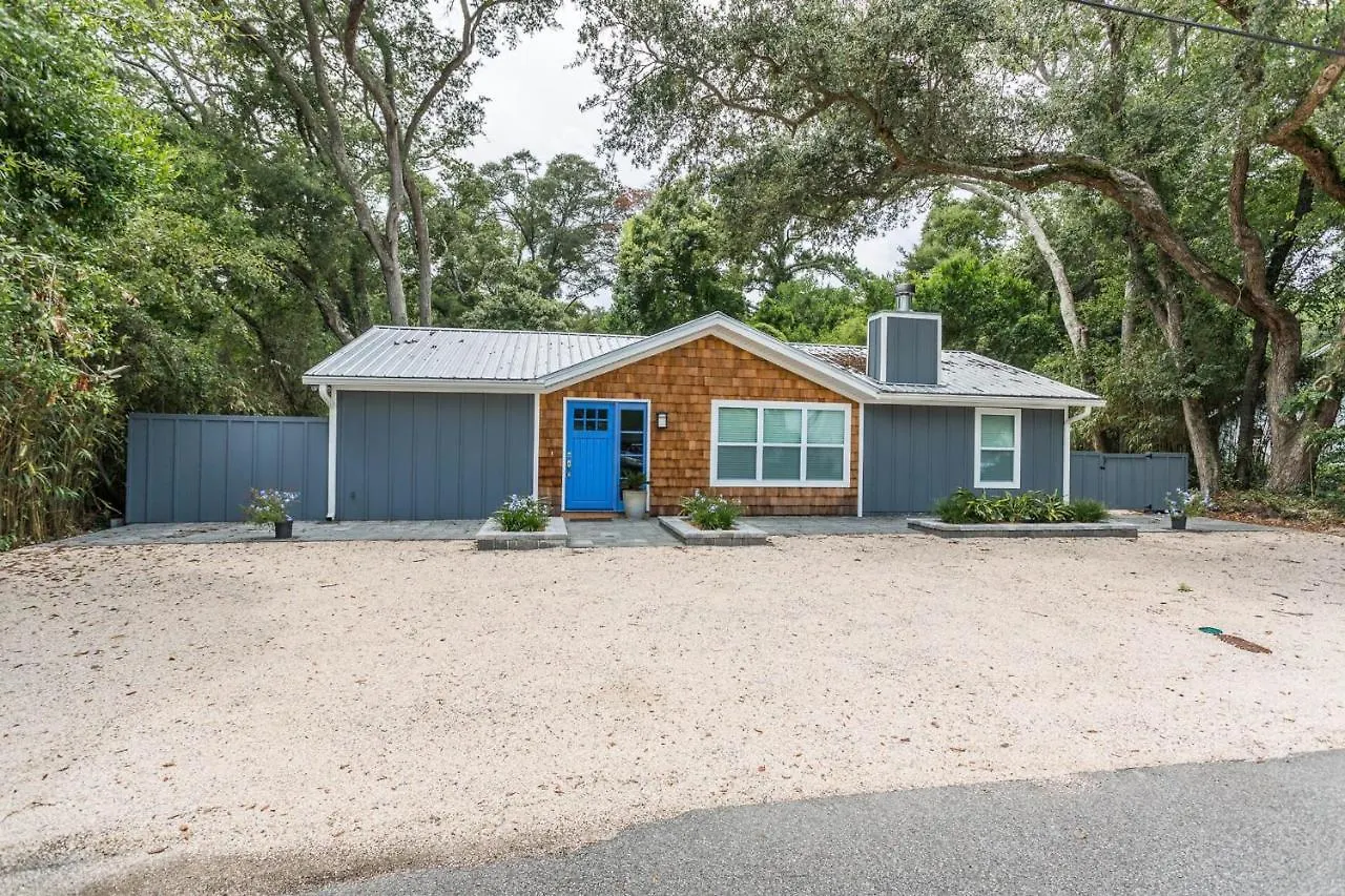 1157 College By Hodnett Cooper *