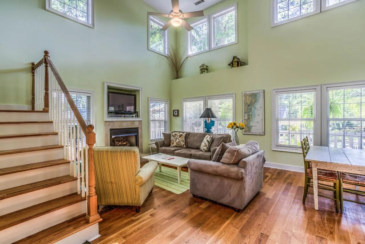 106 Jordan Lane By Hodnett Cooper Holiday home *