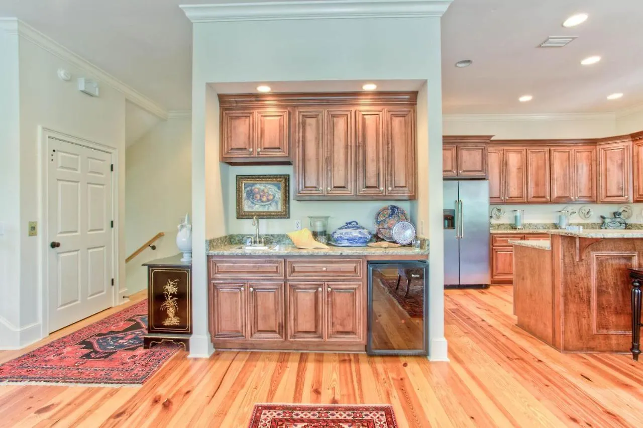 4216 4th Street By Hodnett Cooper *