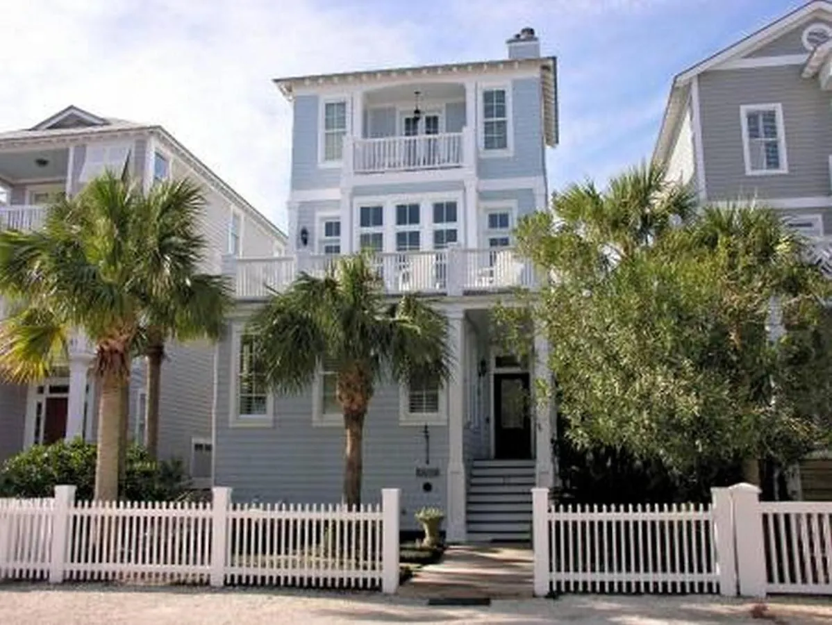 17 Coast Lane By Hodnett Cooper Holiday home