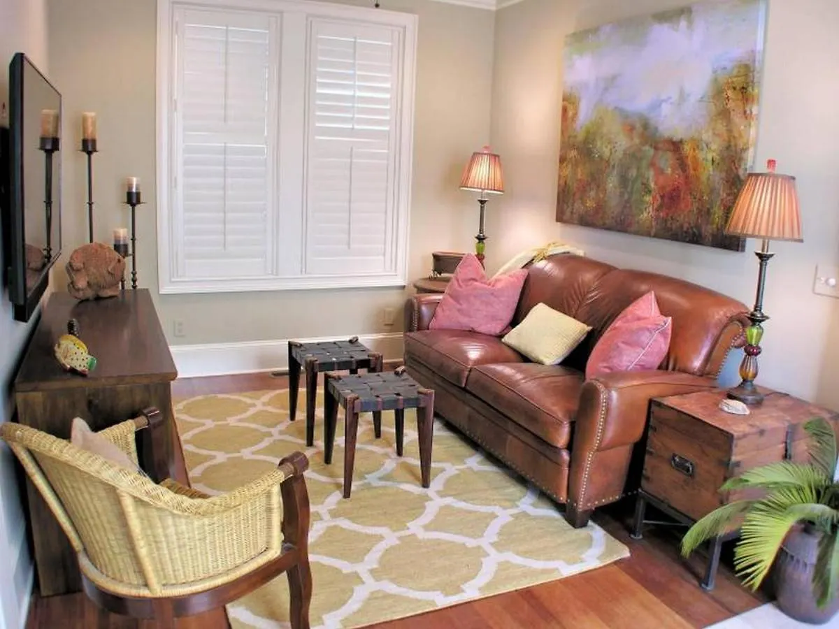 17 Coast Lane By Hodnett Cooper