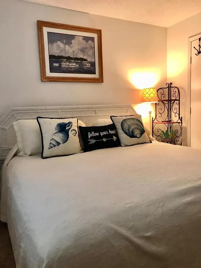 E12 Awesome Renovation, Comfy Well Stocked Kitchen Make Some Memories! Apartment *