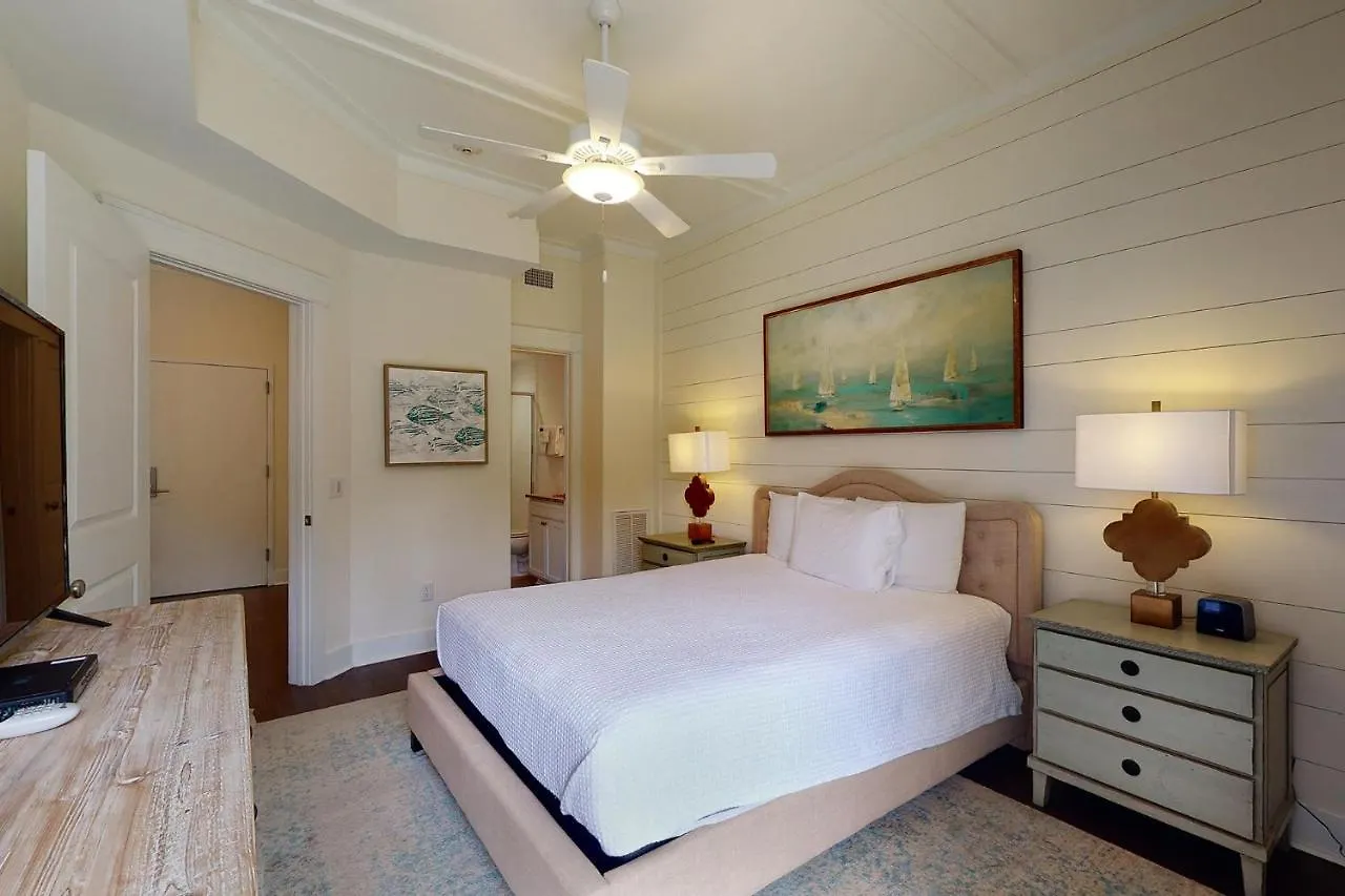 Holiday home 400 Ocean King Poolside St. Simons Island