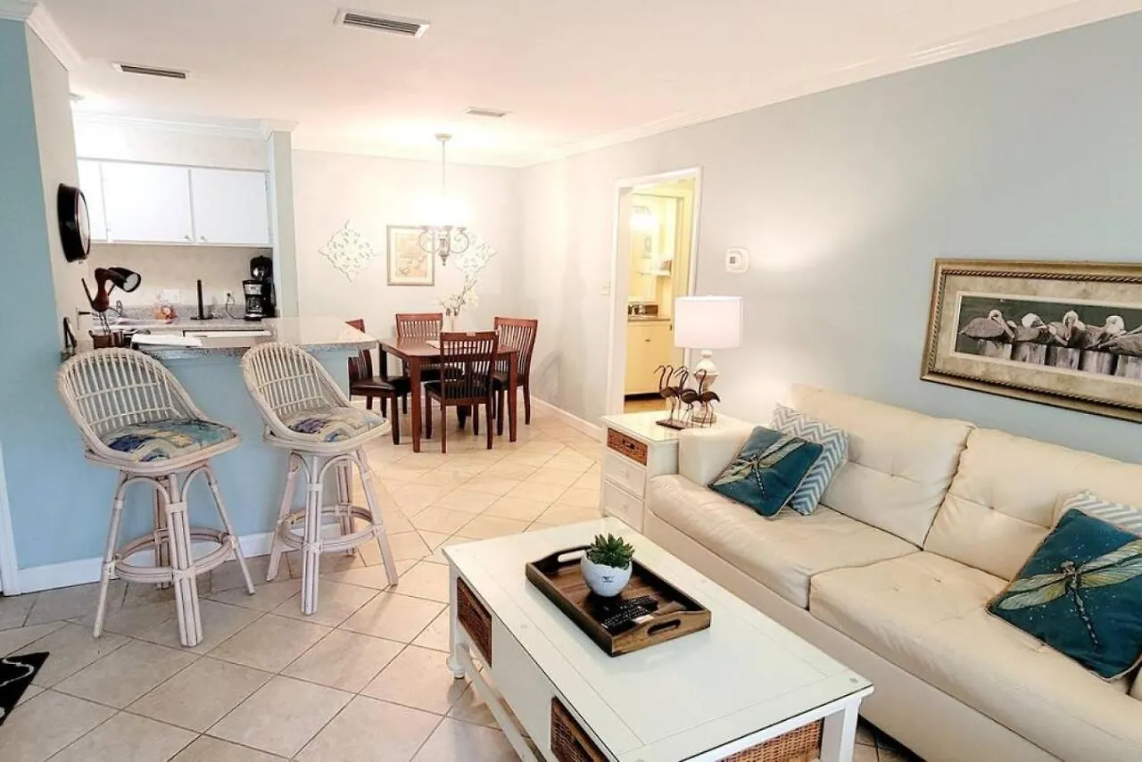 Holiday home A3 Tile Floors Pet Friendly Easy Access Downstairs Faces Grassy Area Close To Pool St. Simons Island