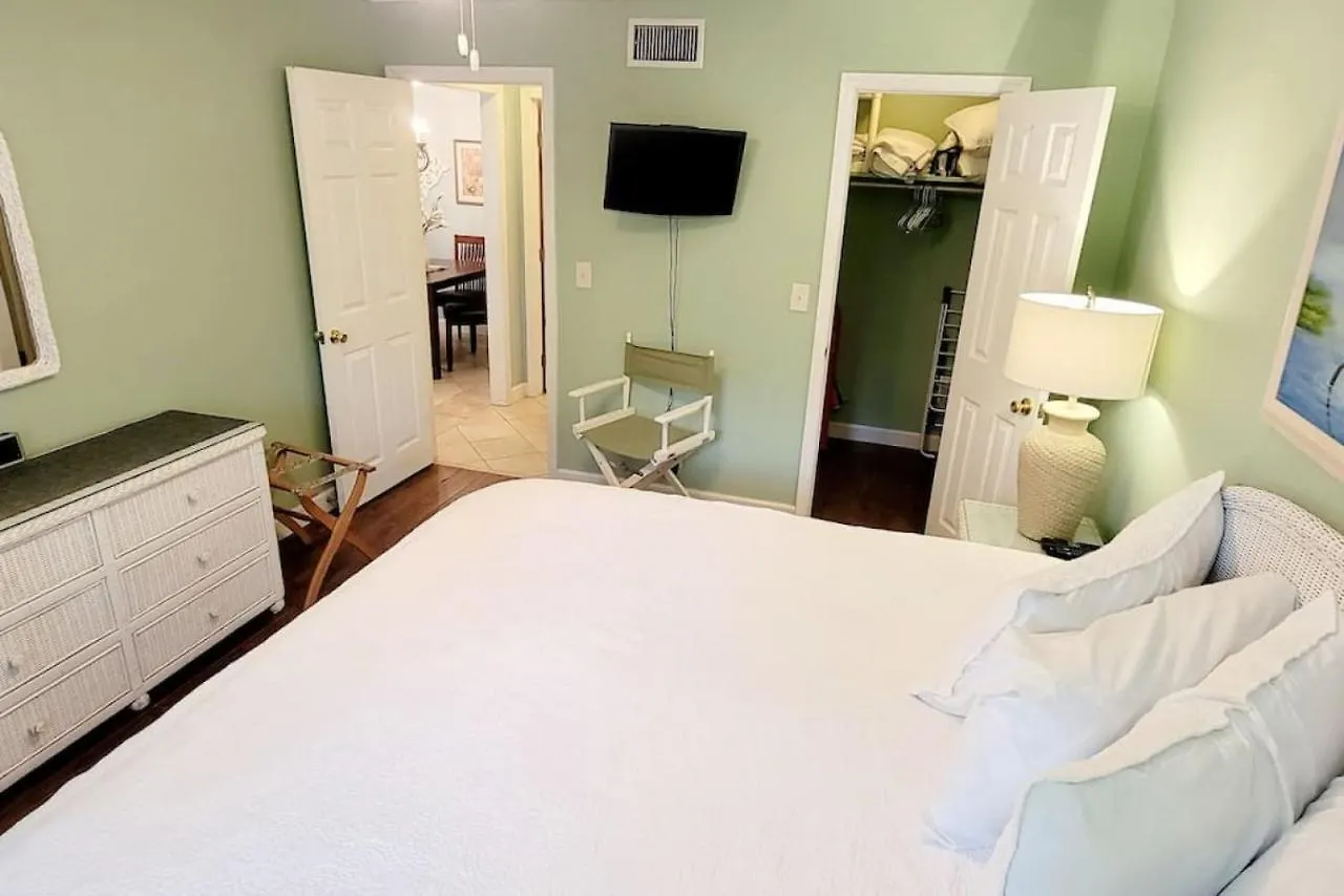 Holiday home A3 Tile Floors Pet Friendly Easy Access Downstairs Faces Grassy Area Close To Pool