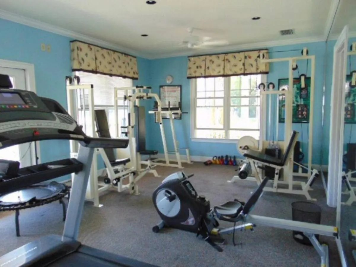 A12 1 Bedroom With 2 Beds And Great View Of Pool, Upstairs, New Floors, Two Full Size Beds * St. Simons Island