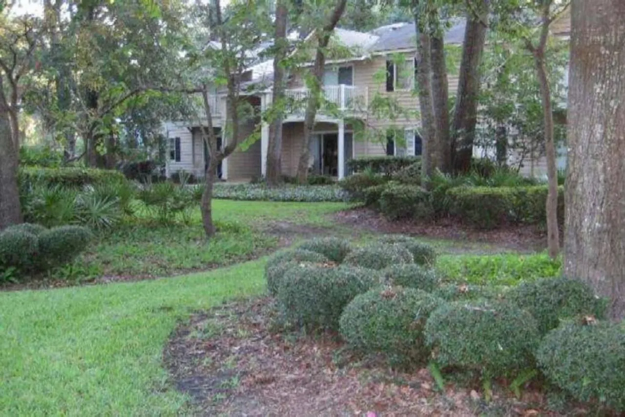 A3 Tile Floors Pet Friendly Easy Access Downstairs Faces Grassy Area Close To Pool
