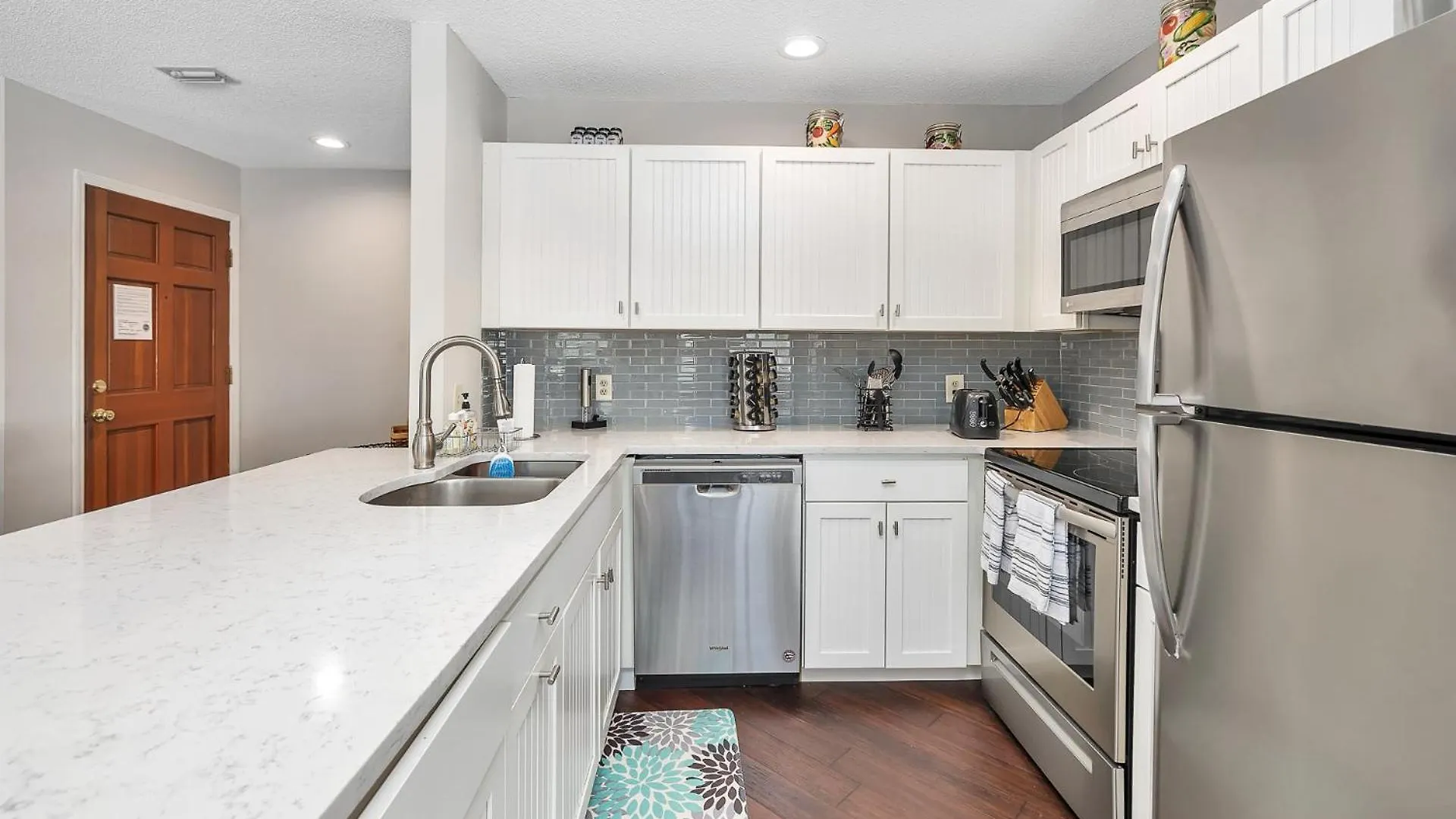 Harbour Oaks 606 *