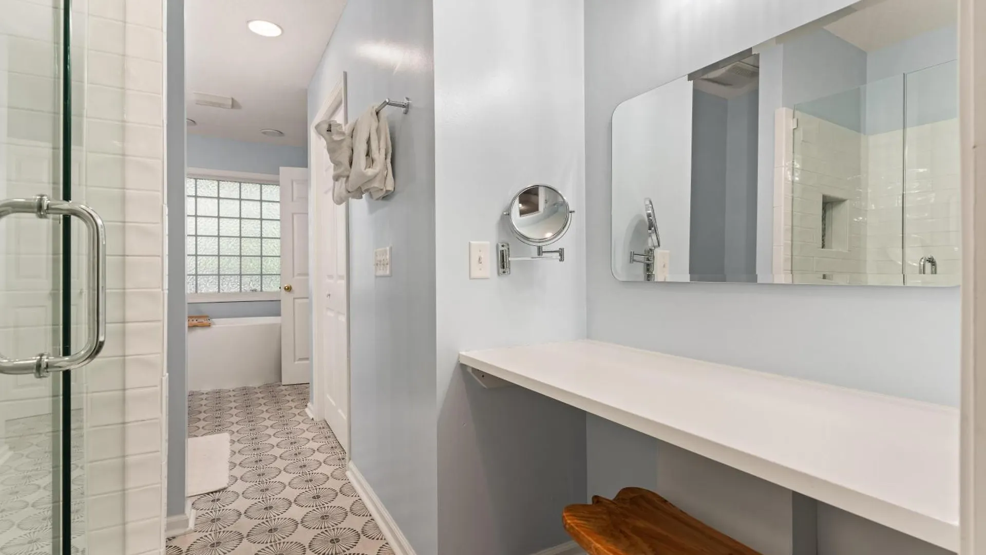 Demere Landing Unit 137 - Salt Air Dr *