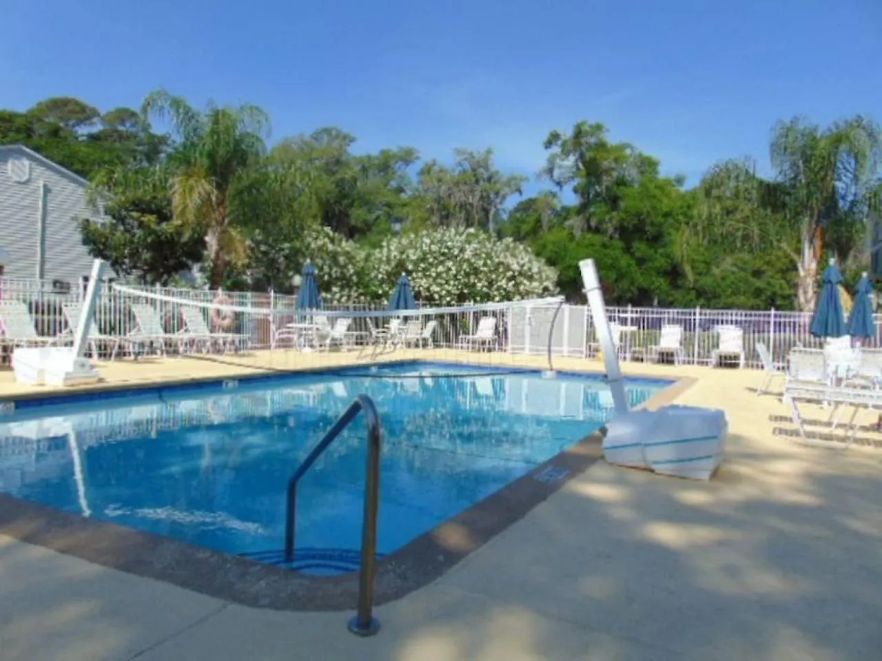 L3 Downstairs Two Bedroom Two Bath Beautiful View Of Live Oaks Close To Playground And Holiday home *
