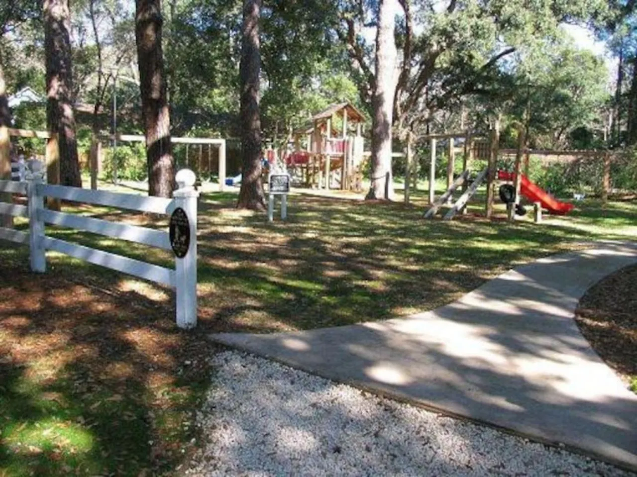 L3 Downstairs Two Bedroom Two Bath Beautiful View Of Live Oaks Close To Playground And