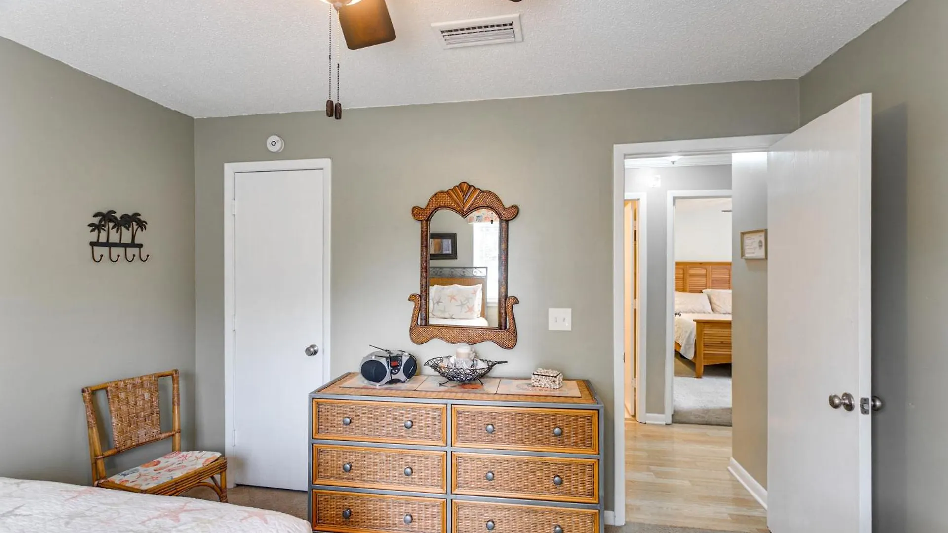 Resort-style In St Simons About 1 Mi To Pier! Apartment