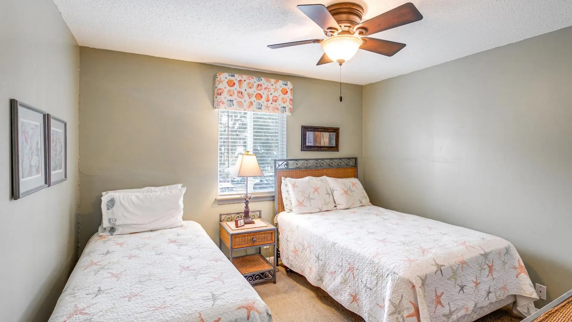 Apartment Resort-style In St Simons About 1 Mi To Pier!