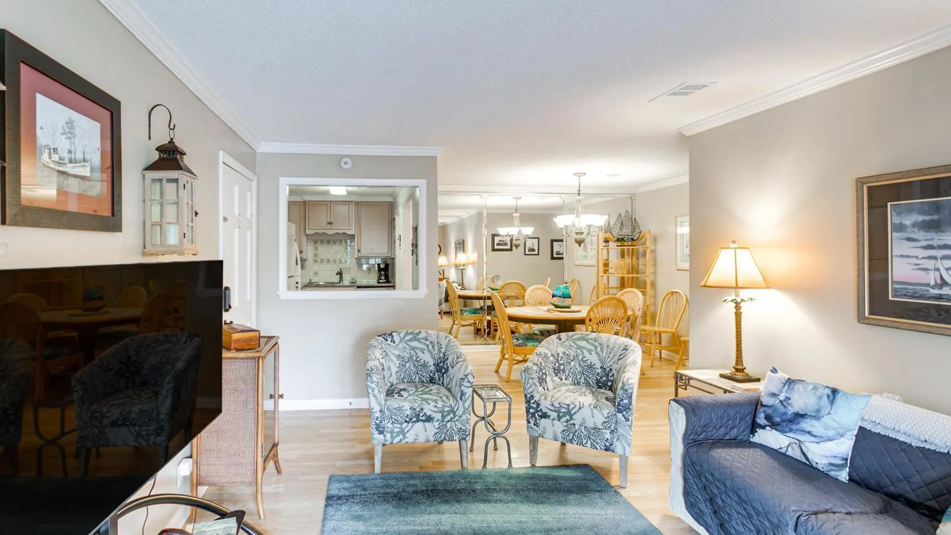 Apartment Resort-style In St Simons About 1 Mi To Pier!
