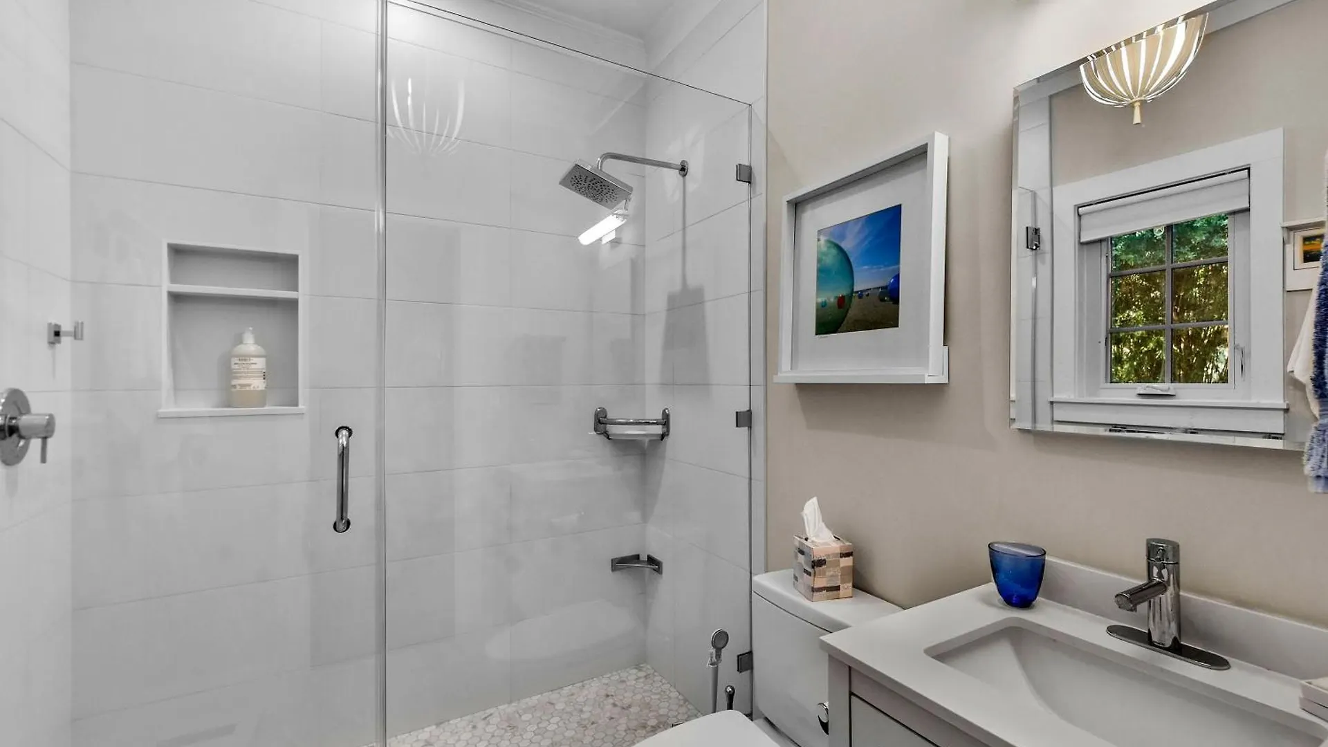 Large And Bright East Home!