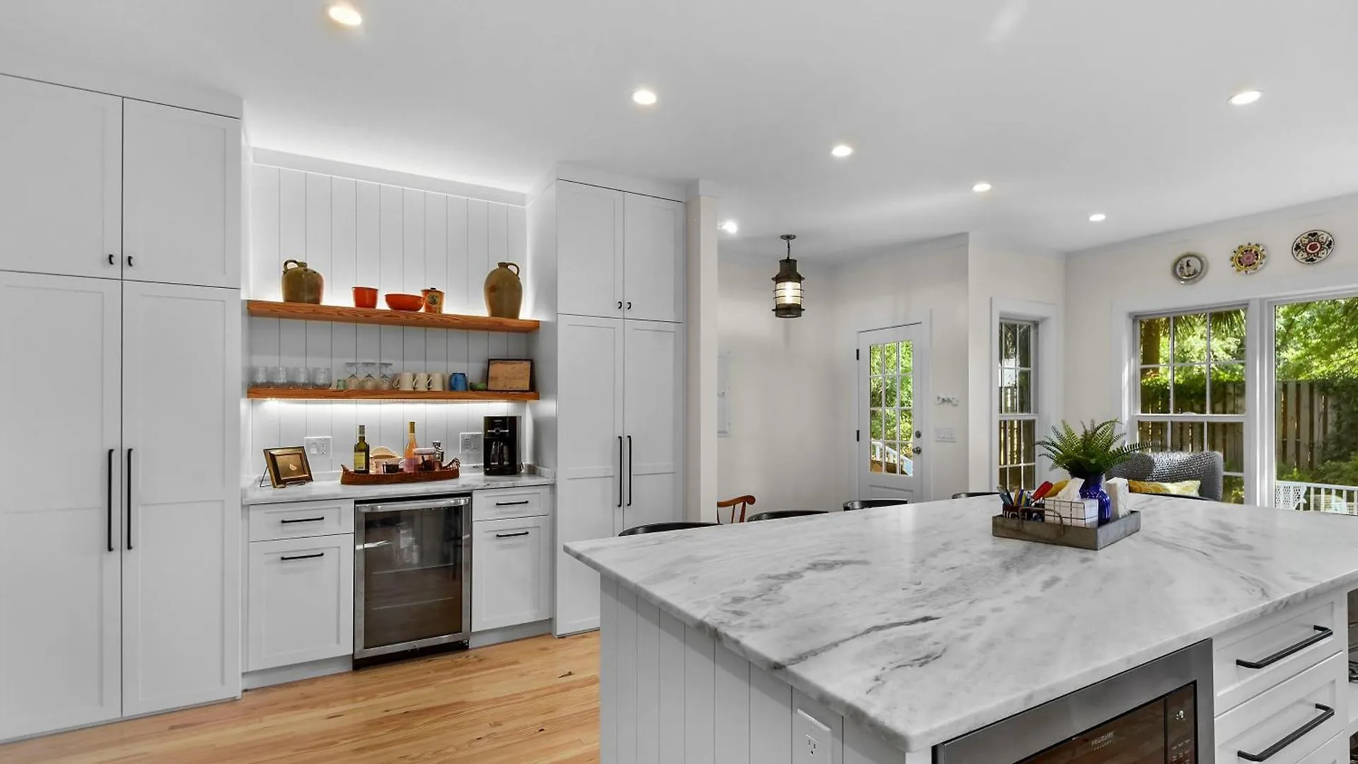 Large And Bright East Home! Holiday home