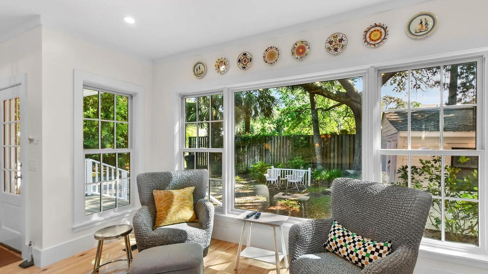 Large And Bright East Home!