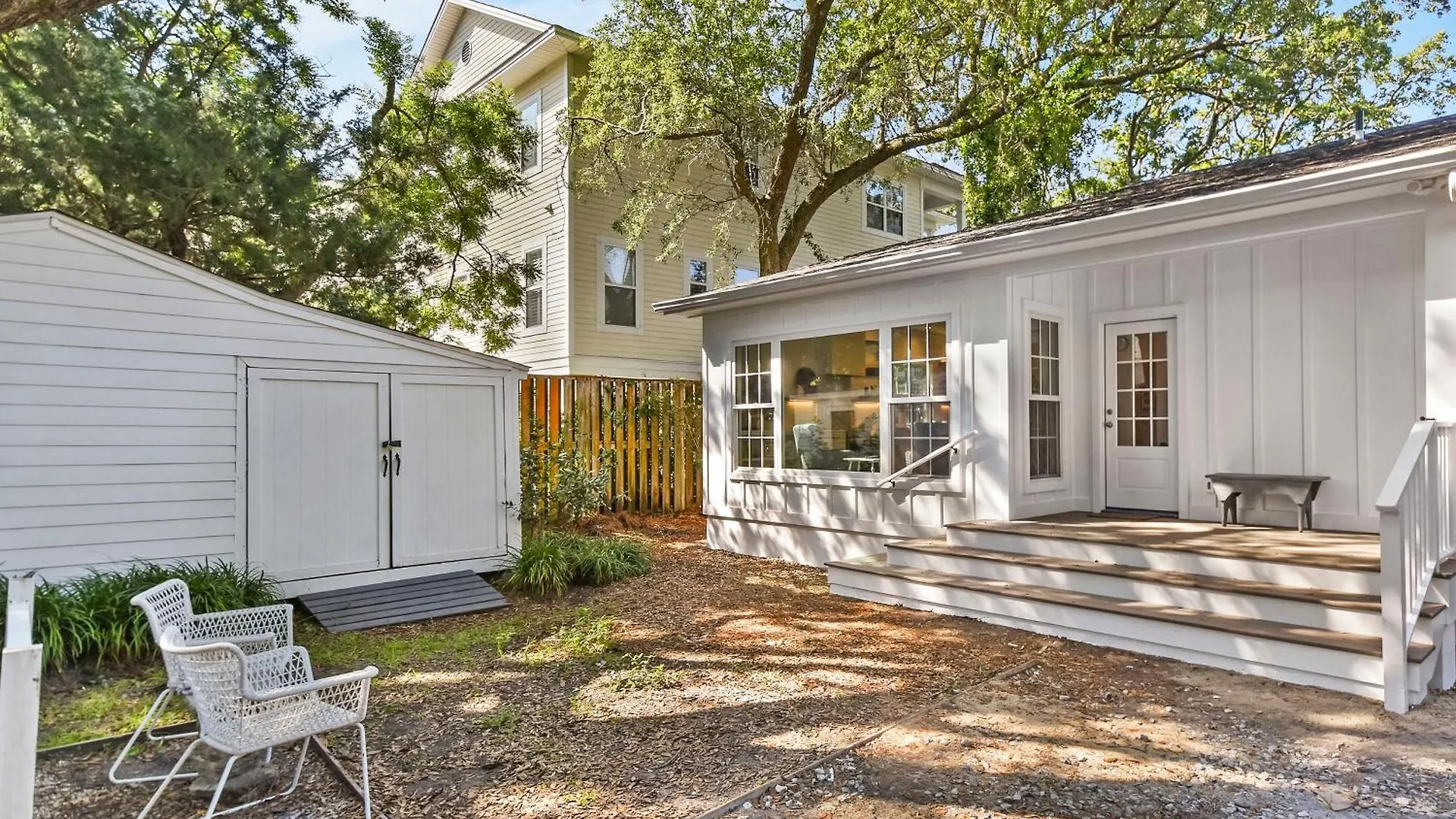 Large And Bright East Home! Holiday home St. Simons Island