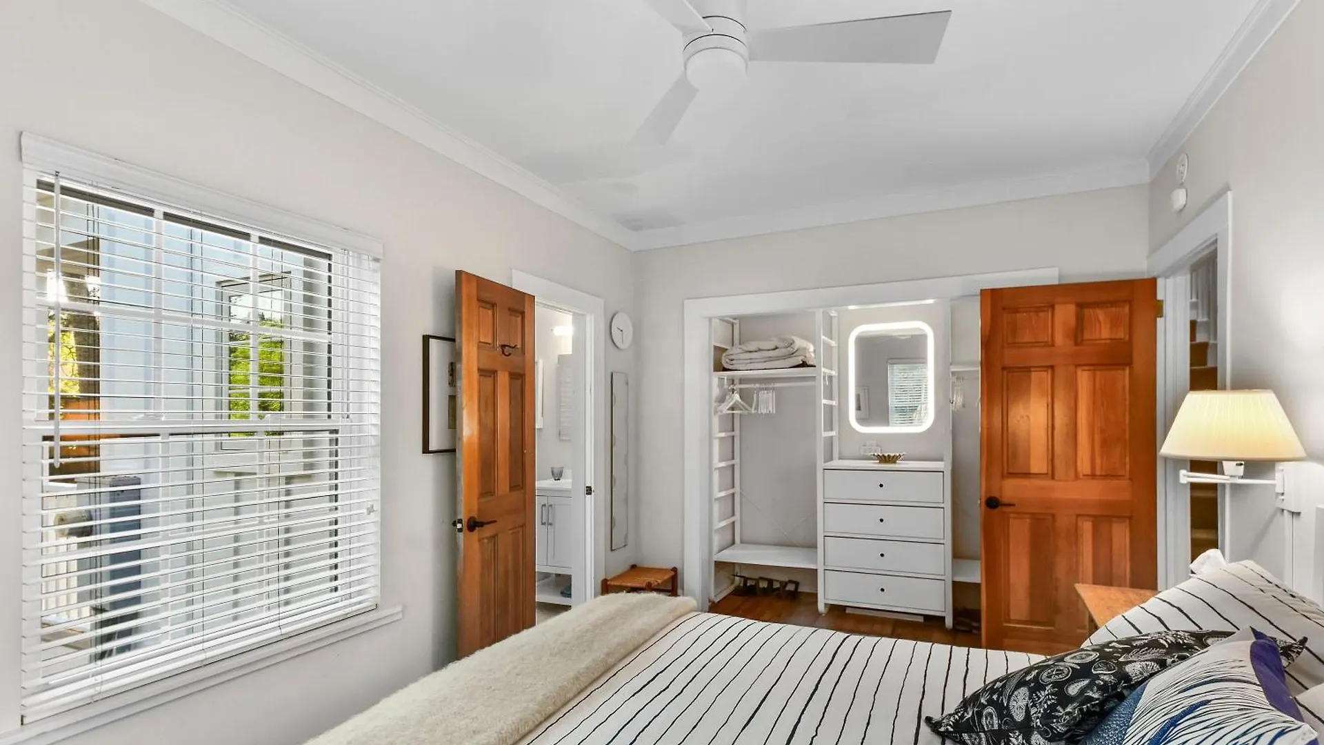 Large And Bright East Home! Holiday home