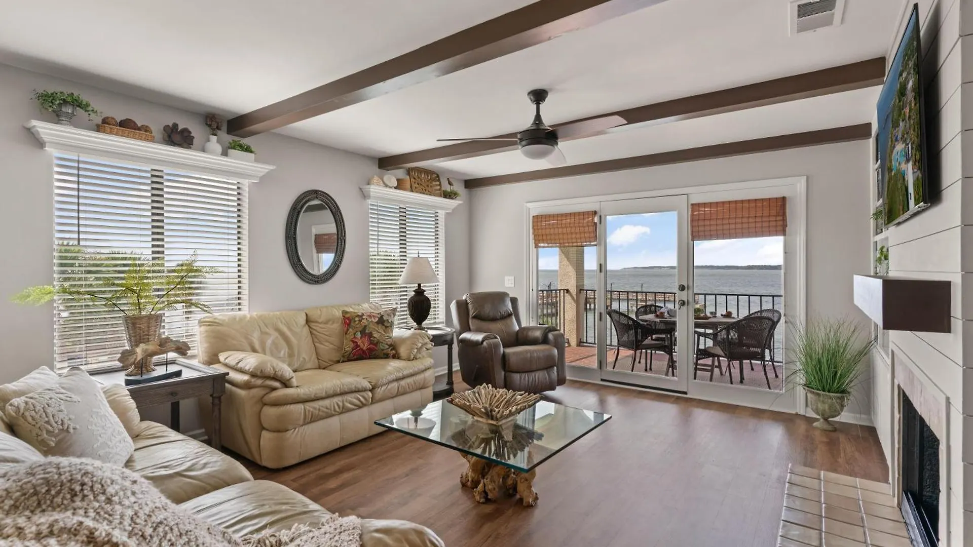 Pier Pointe #305 - 100 Floyd Street, Unit 305 *