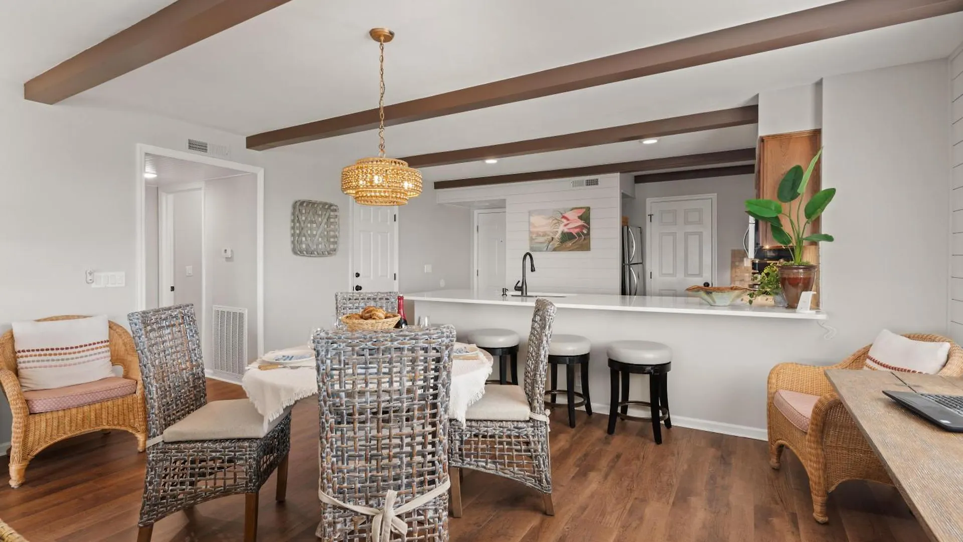 Pier Pointe #305 - 100 Floyd Street, Unit 305