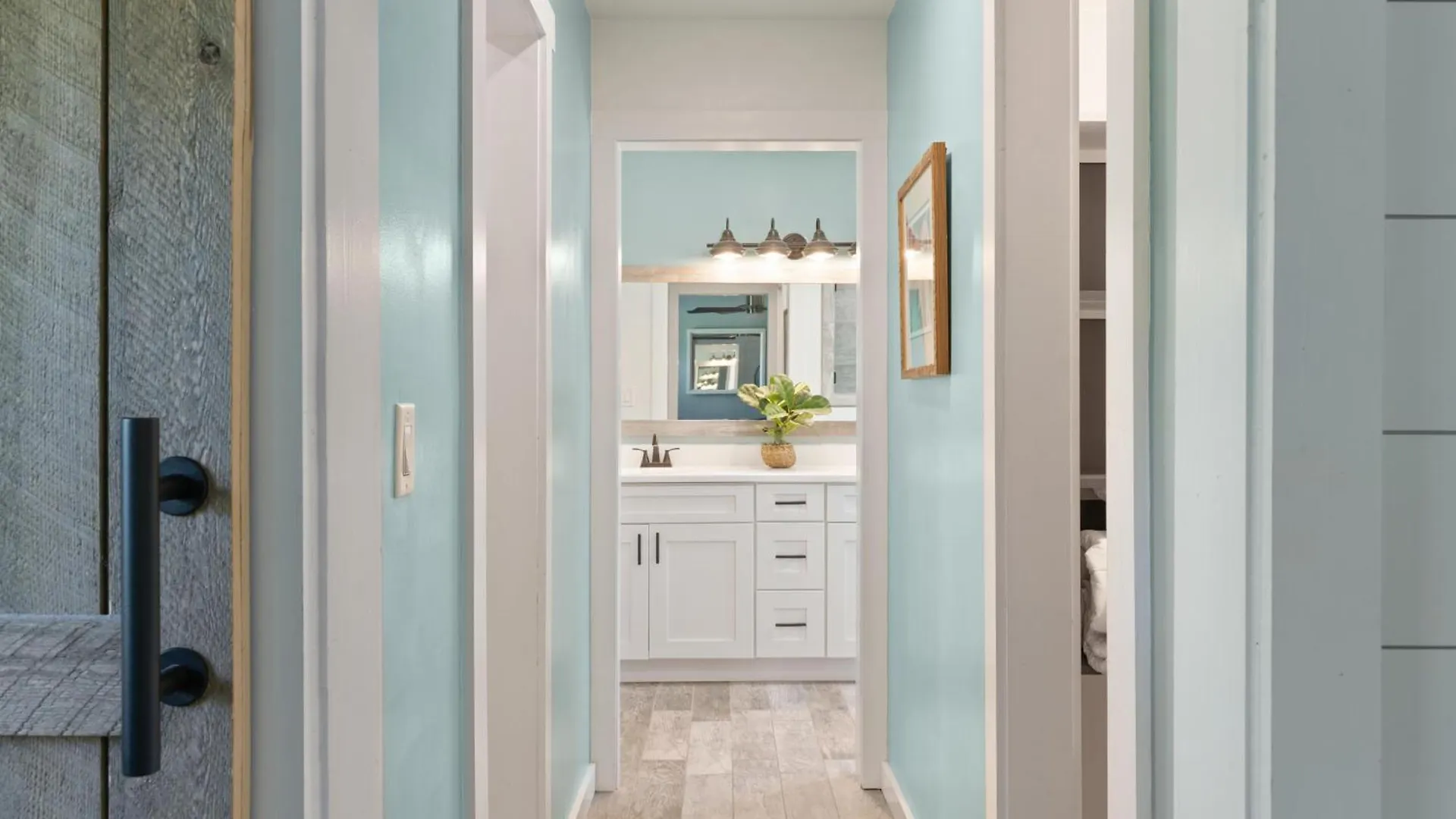 C Gull's Hideaway - 314 Peachtree Street *