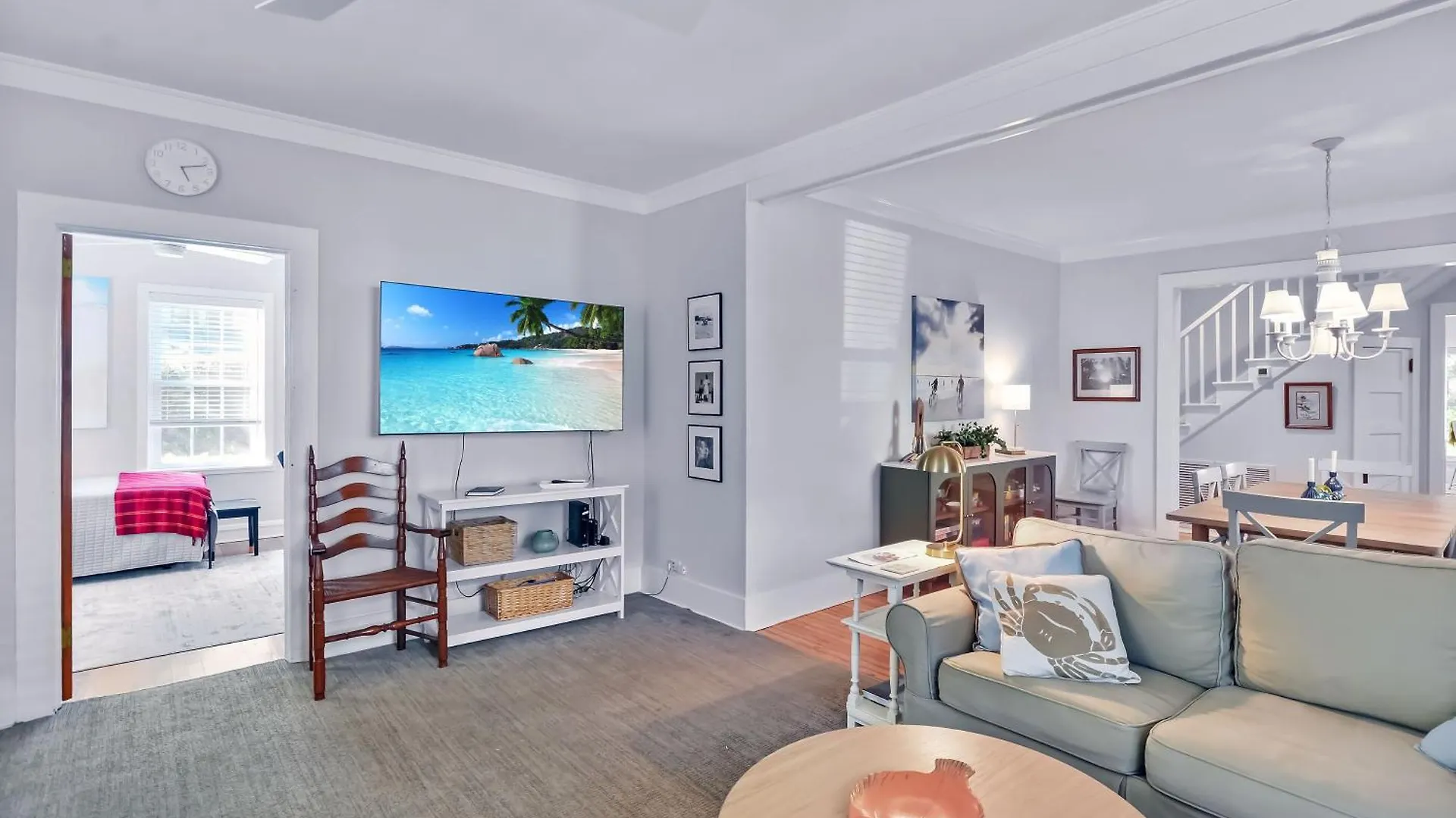 Large And Bright East Home! Holiday home